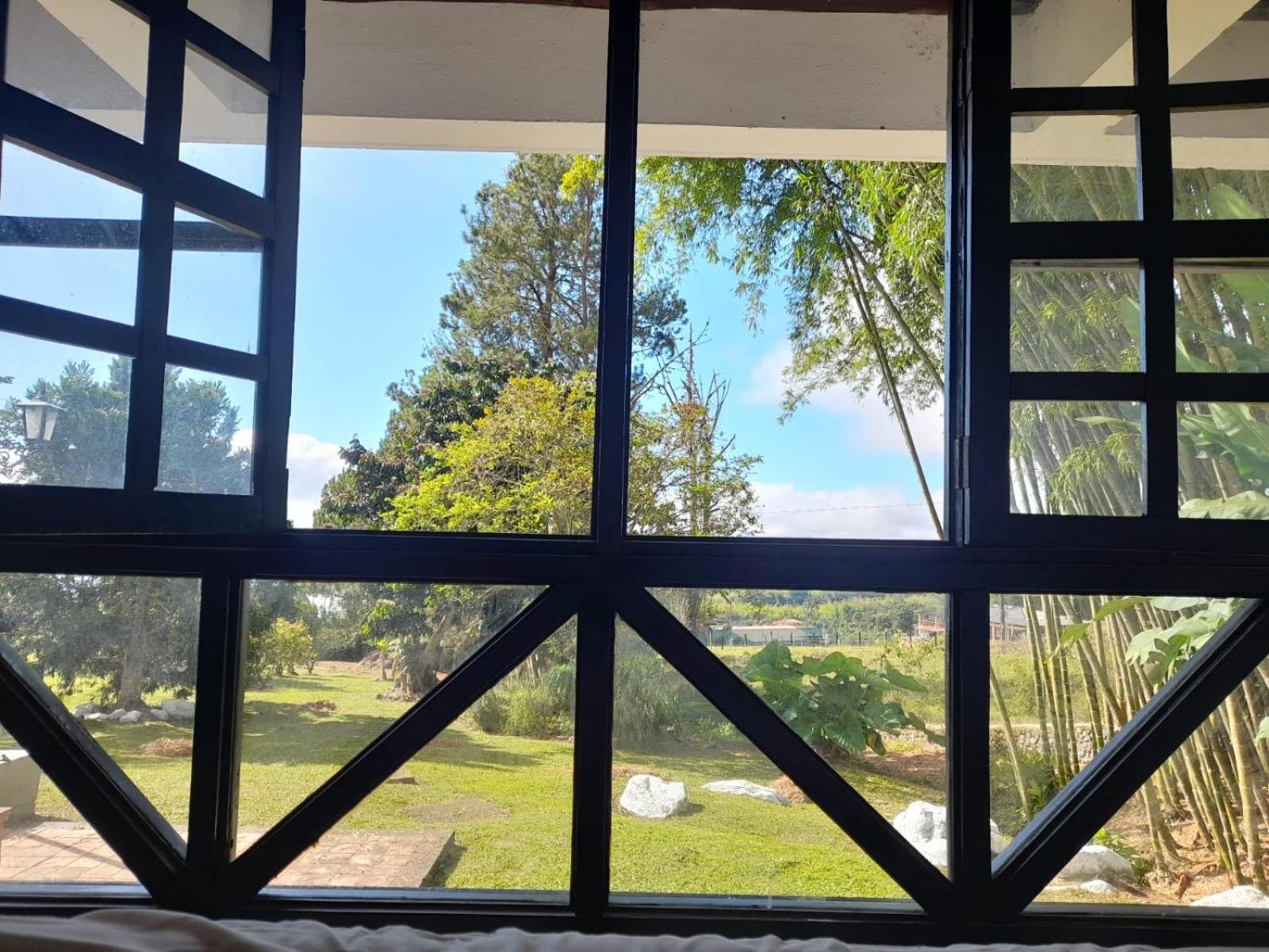 Hotel Maca Lago Calima Exterior photo